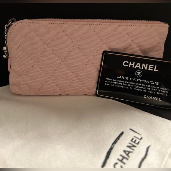 AUTHENTIC CHANEL PINK CLOTH MAKE UP BAG RARE Collectable piece Year - Picture 5 of 13